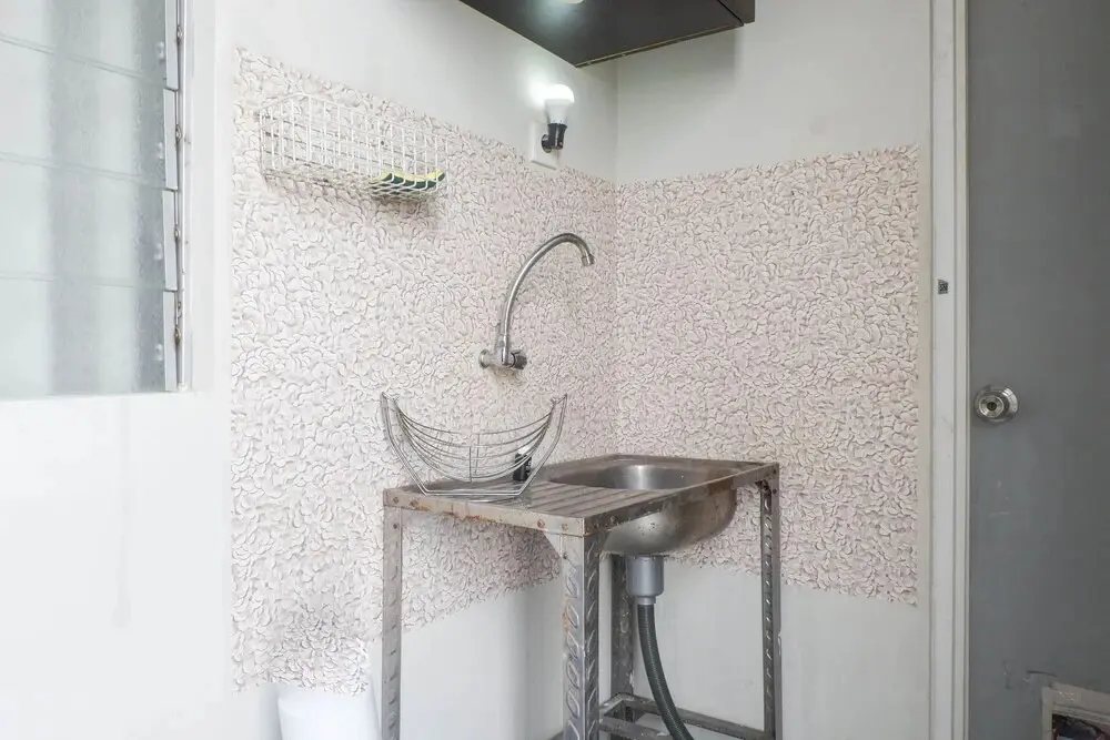 Сурабая: Cozy Stay 2Br Apartment At Dian Regency