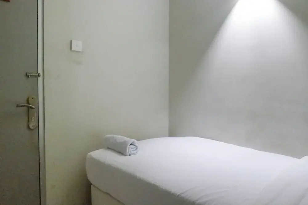 Сурабая: Cozy Stay 2Br Apartment At Dian Regency