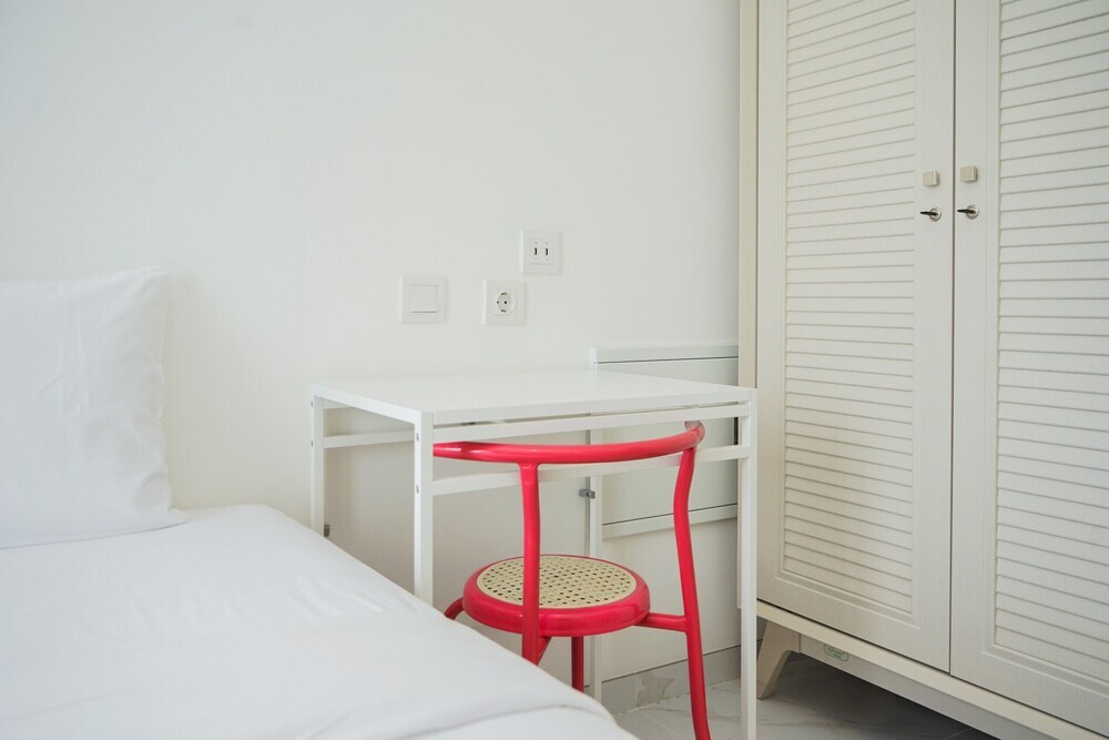Legok: Pleasurable Studio At Sky House Bsd Apartment