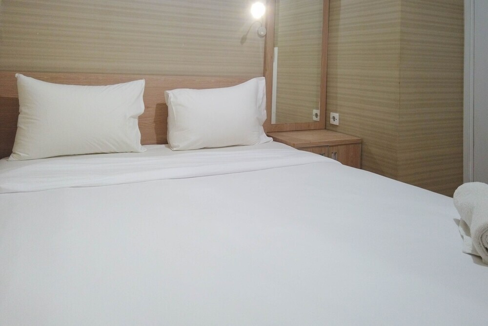 Джакарта: Minimalist And Combine 2Br At Green Pramuka City Apartment