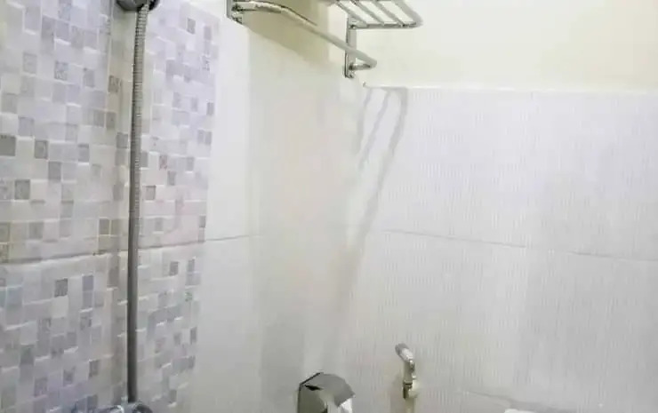 Богор: Nice Double Room With Ac, Garden and Wifi