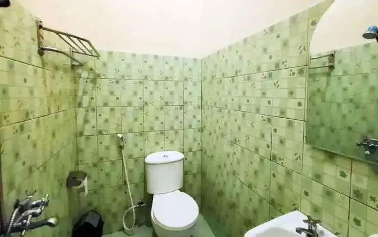 Богор: Charming Deluxe Room With Ac and Wifi