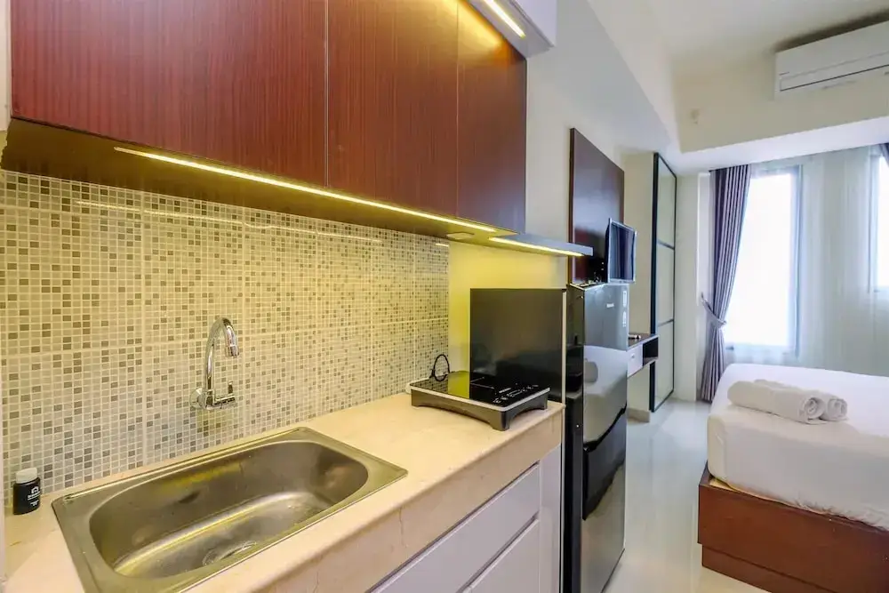 Депок: Restful and Tidy Studio at Evenciio Margonda Apartment