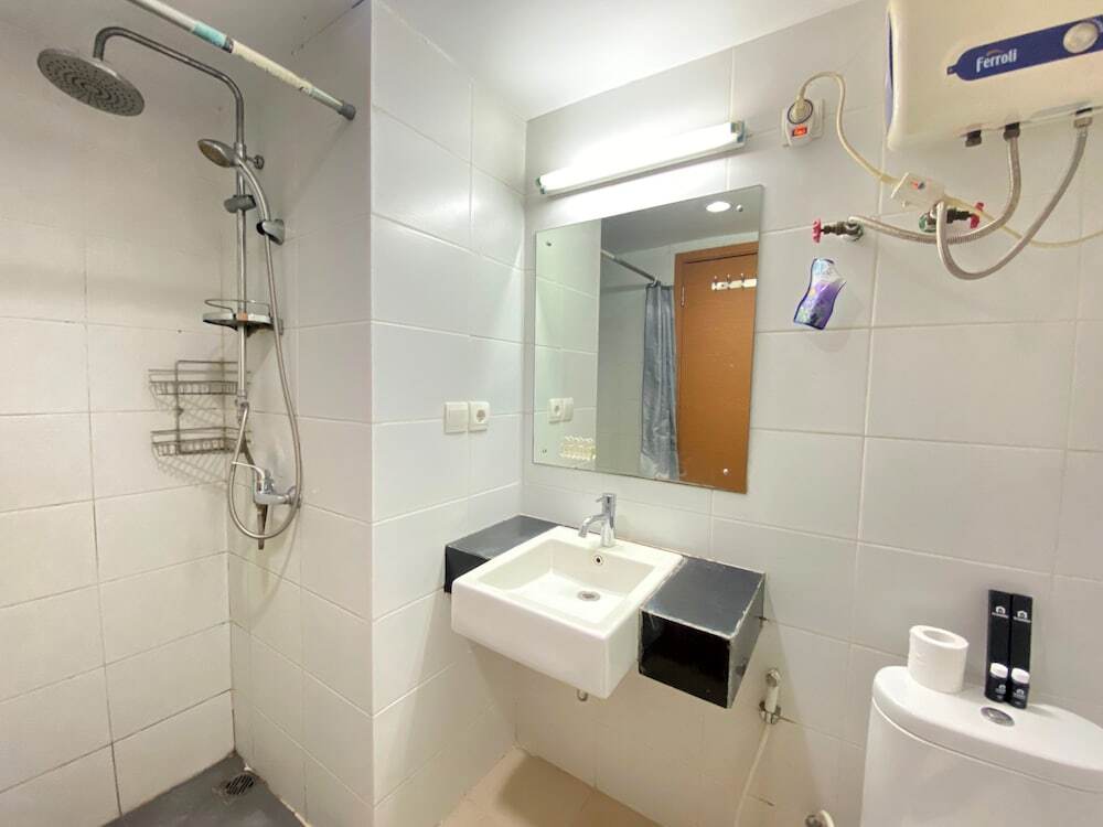 Бандунг: Comfy Studio Permium at Beverly Dago Apartment
