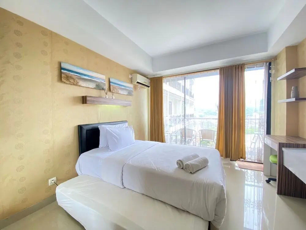 Comfy Studio Permium at Beverly Dago Apartment — фото 1