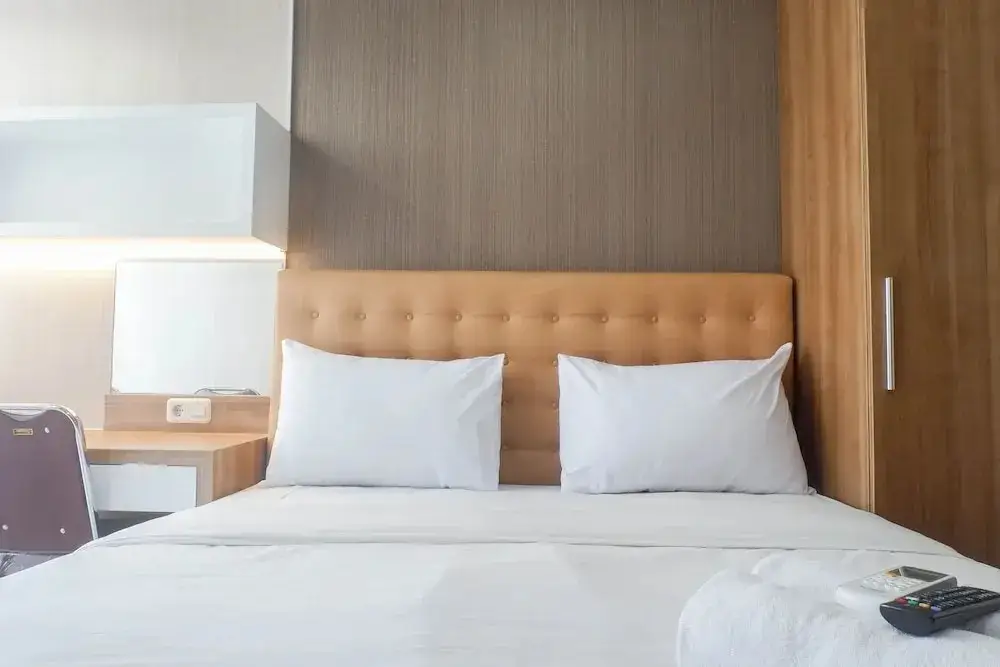 Сурабая: Dreamy Studio Apartment at Tamansari Papilio