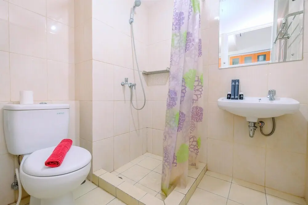 Бекаси: Comfy and Tidy Studio Apartment at Springlake Summarecon Bekasi