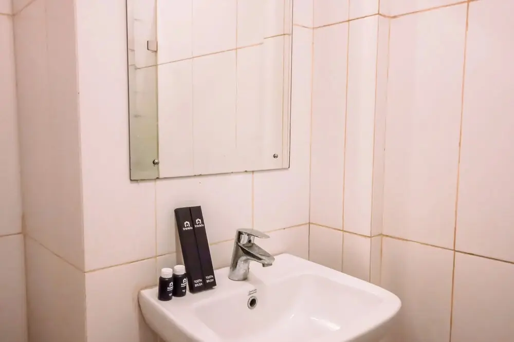 Тангеранг: Comfortable Studio Room near Airport at Skylounge Tamansari Apartment