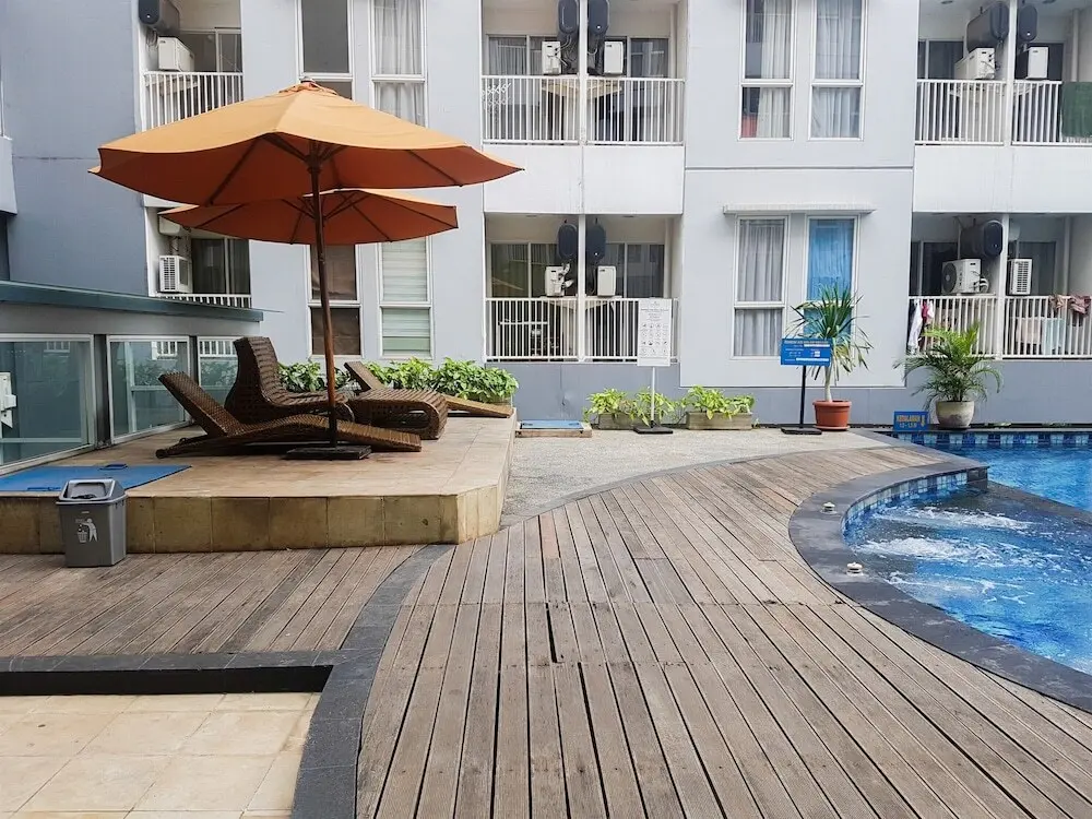 Тангеранг: Comfortable Studio Room near Airport at Skylounge Tamansari Apartment