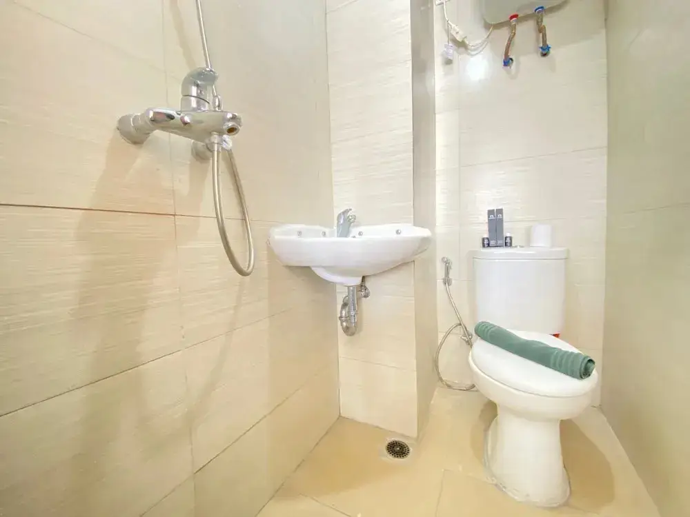 Бандунг: Simply Bright Studio Room at Gateway Pasteur Apartment