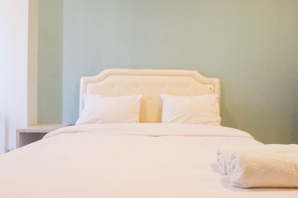 Сурабая: Dreamy And Chic Studio Apartment At Benson Supermall Mansion