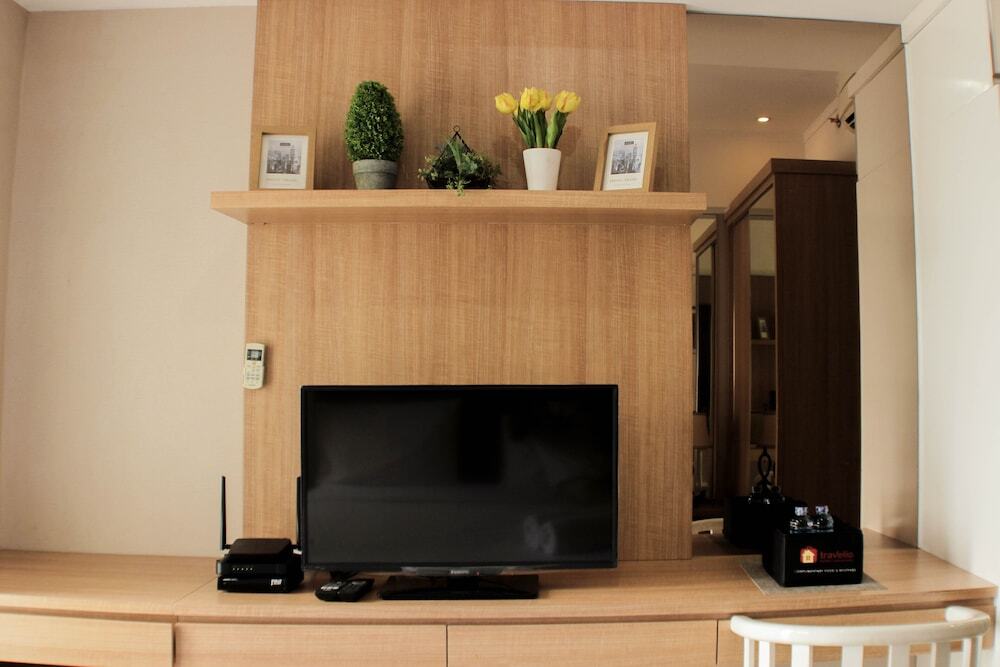 Чикаранг: Comfort Studio At Oasis Cikarang Apartment