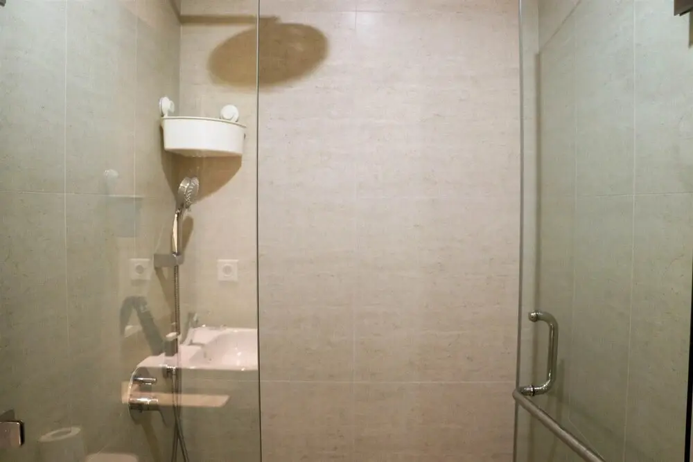 Джакарта: Nice And Stylist Studio At Gold Coast Apartment