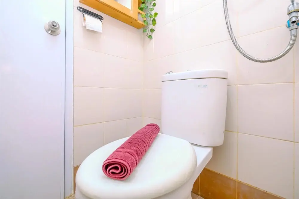 Джакарта: Well Designed And Minimalist 2Br At Bassura City Apartment