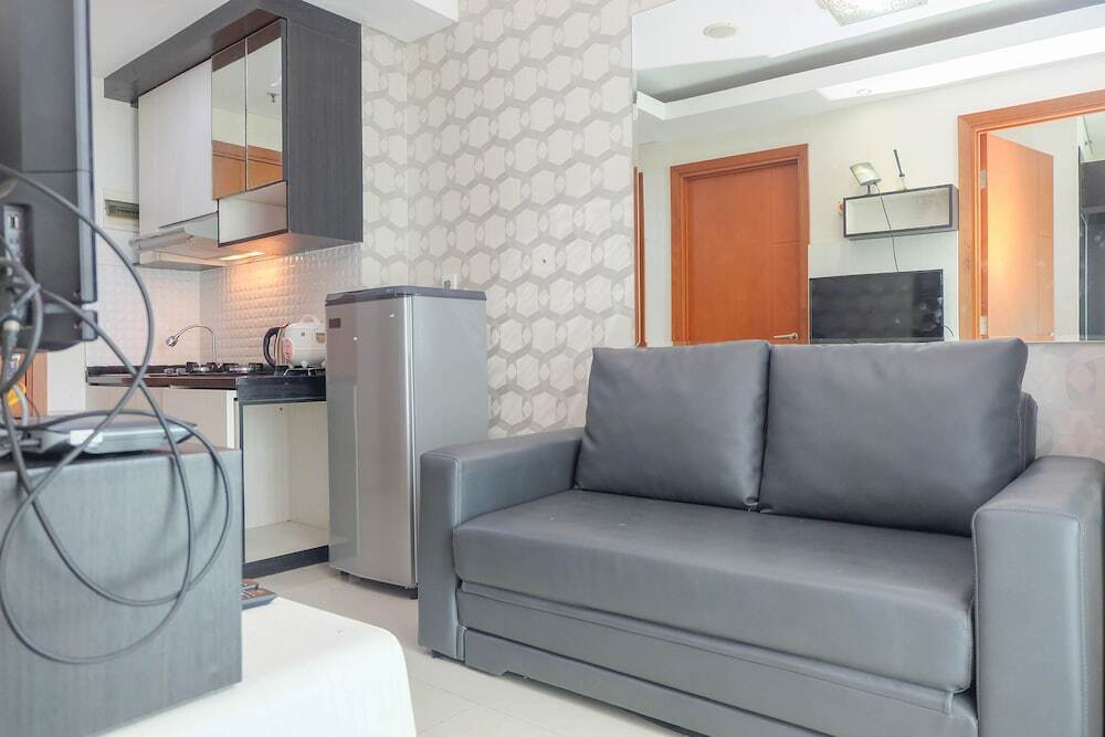 Джакарта: Comfort And Elegant 2Br At Woodland Park Residence Apartment