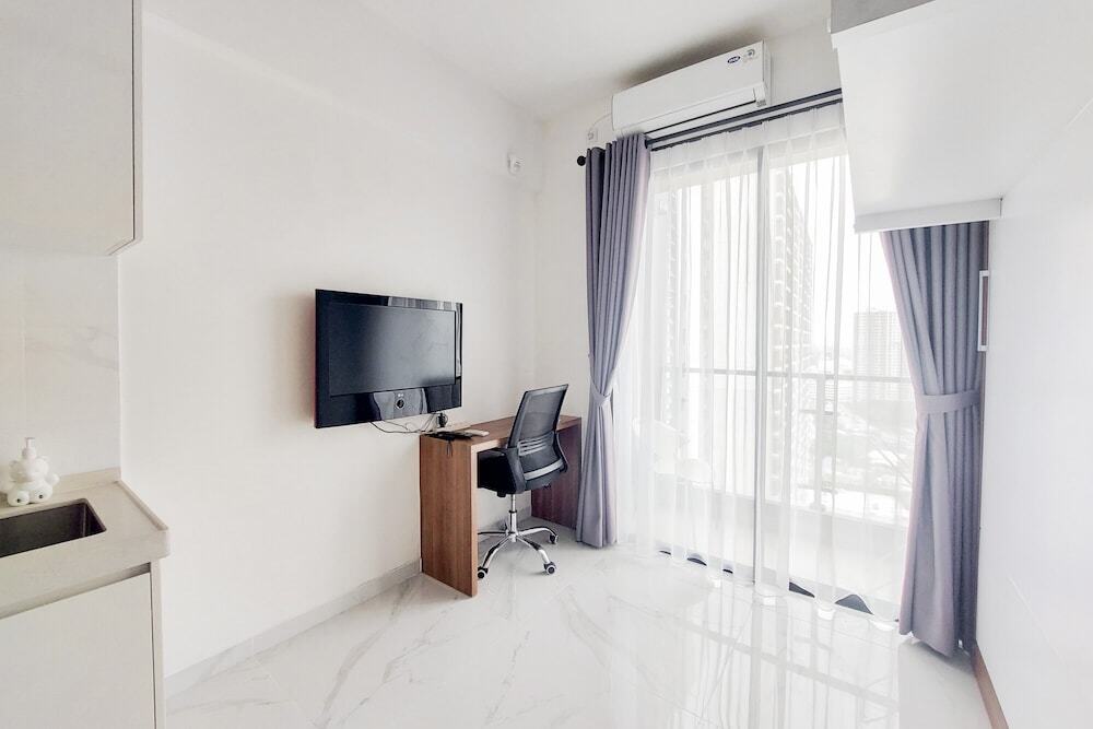 Legok: Cozy Living Studio Sky House Bsd Apartment