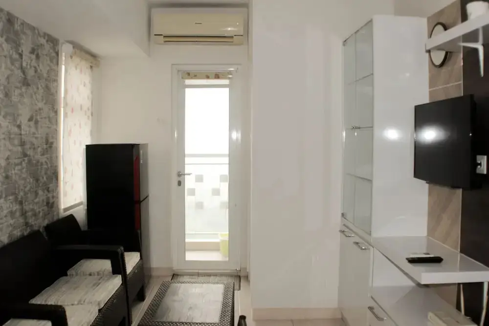 Бекаси: Comfy And Spacious 2Br At Springlake Summarecon Apartment Bekasi