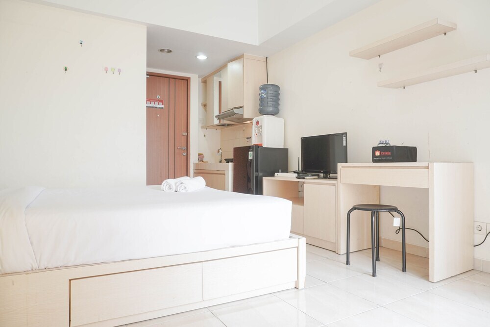 Депок: Nice And Comfort Studio At Margonda Residence 3 Apartment