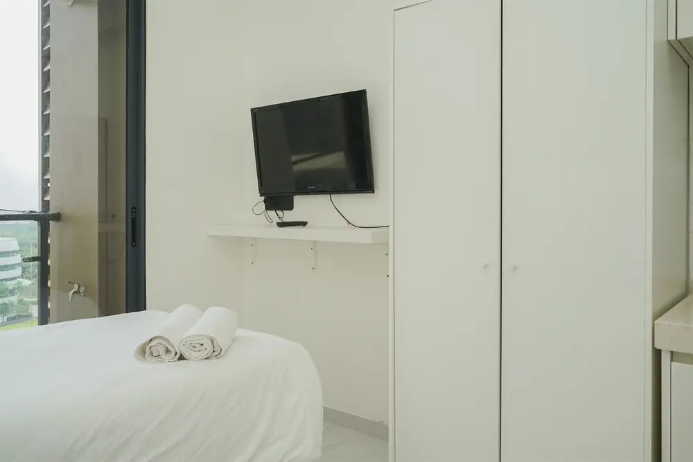 Legok: Minimalist Studio Room At Sky House Bsd Apartment