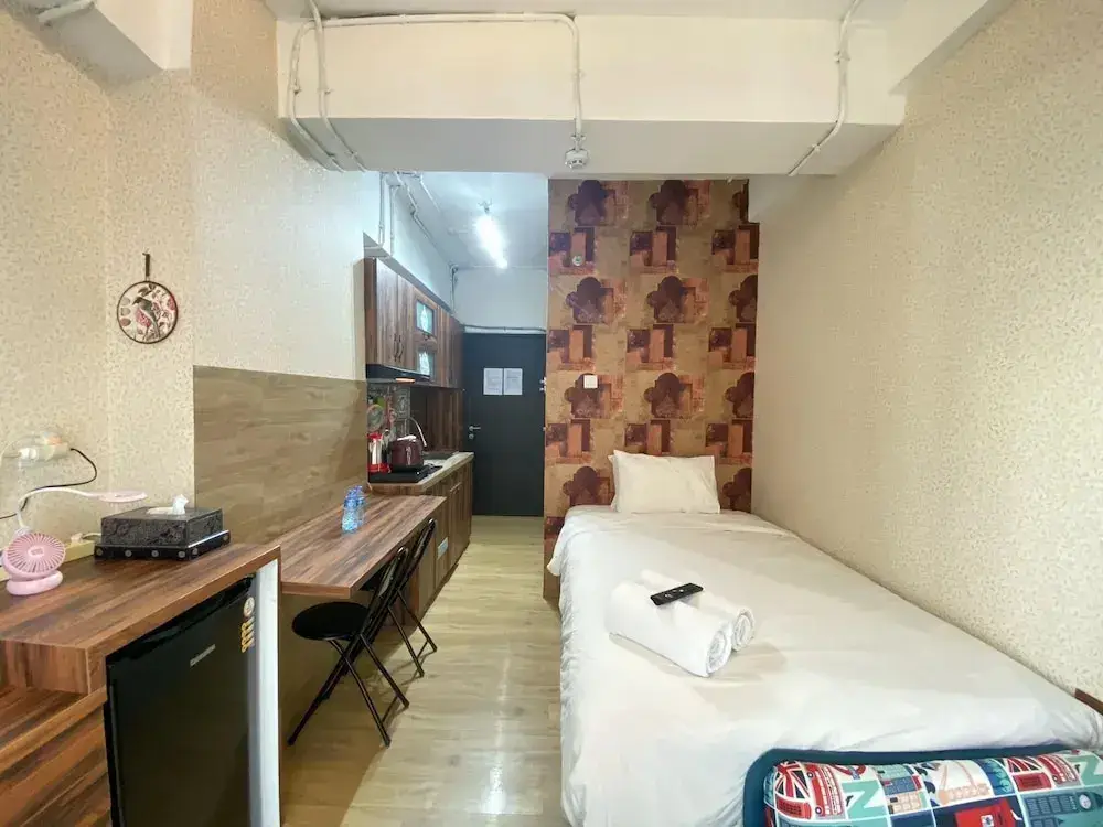 Бандунг: Scandinavian Studio Room At Grand Asia Afrika Apartment