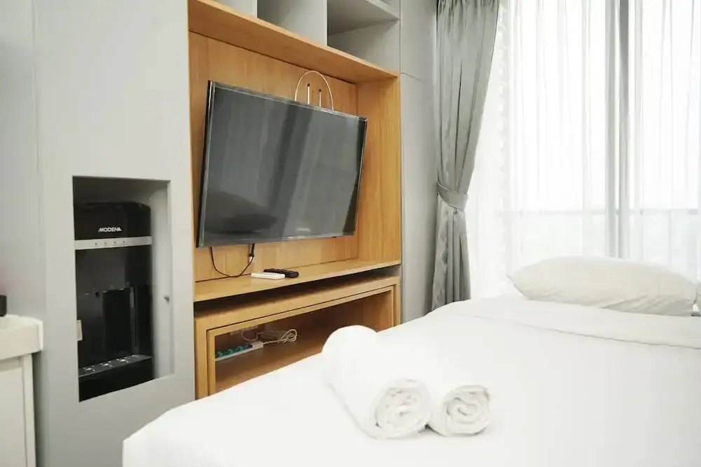 Legok: Minimalist And Cozy Studio At Sky House Bsd Apartment