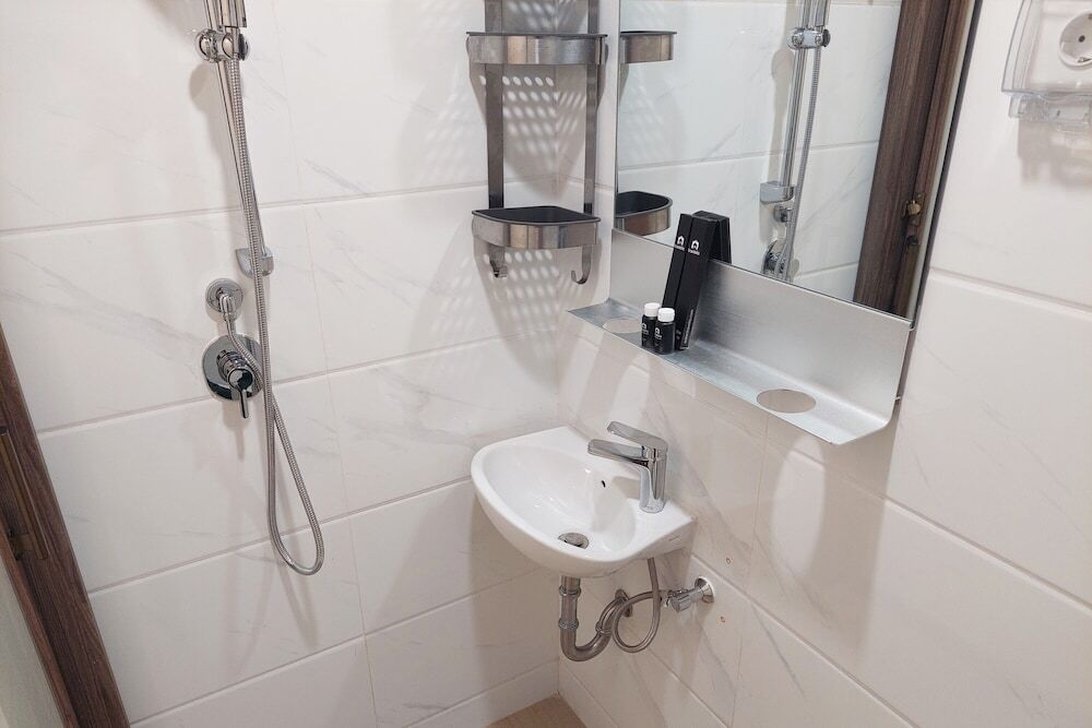 Legok: Nice And Restful Studio Sky House Bsd Apartment