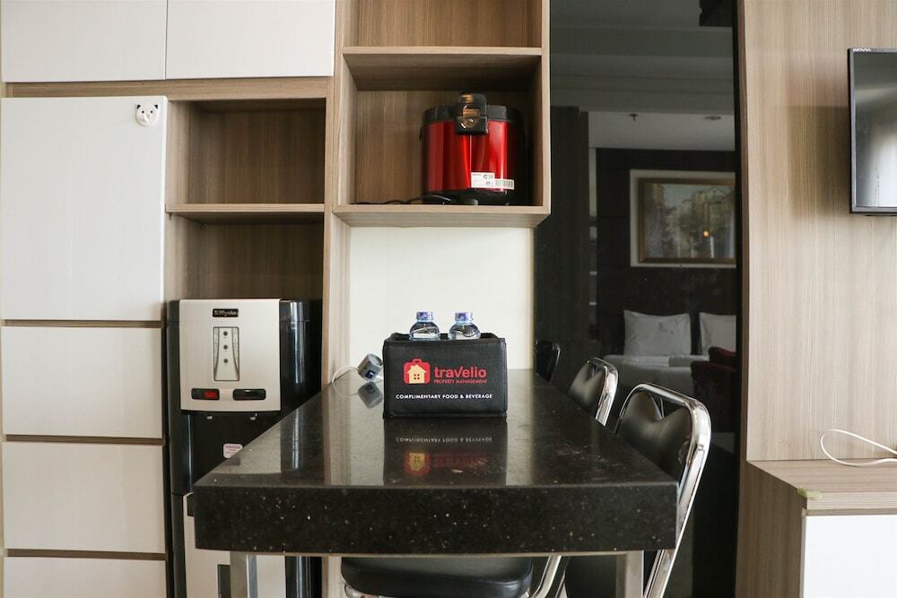 Джакарта: Comfort Studio At Sky Terrace Apartment