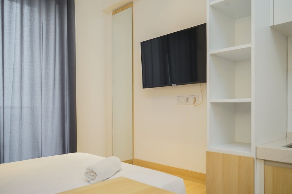 Legok: Simply And Cozy Studio At Sky House Bsd Apartment