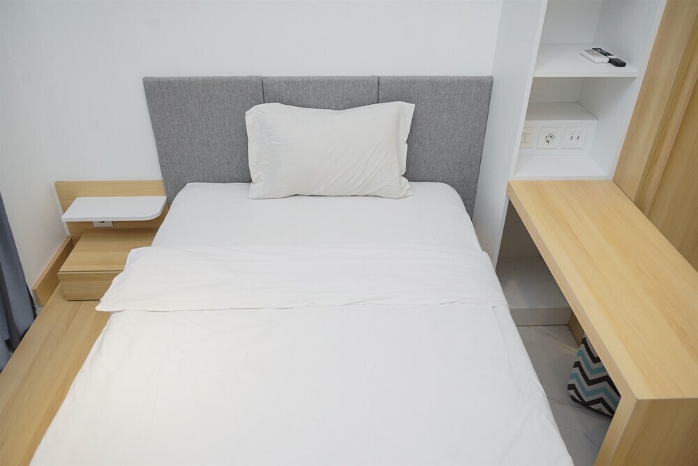 Legok: Cozy Studio Room At Sky House Bsd Apartment