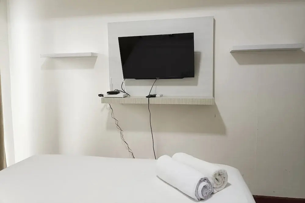 Макассар: Homey And Tidy Studio Apartment At Vida View Makassar