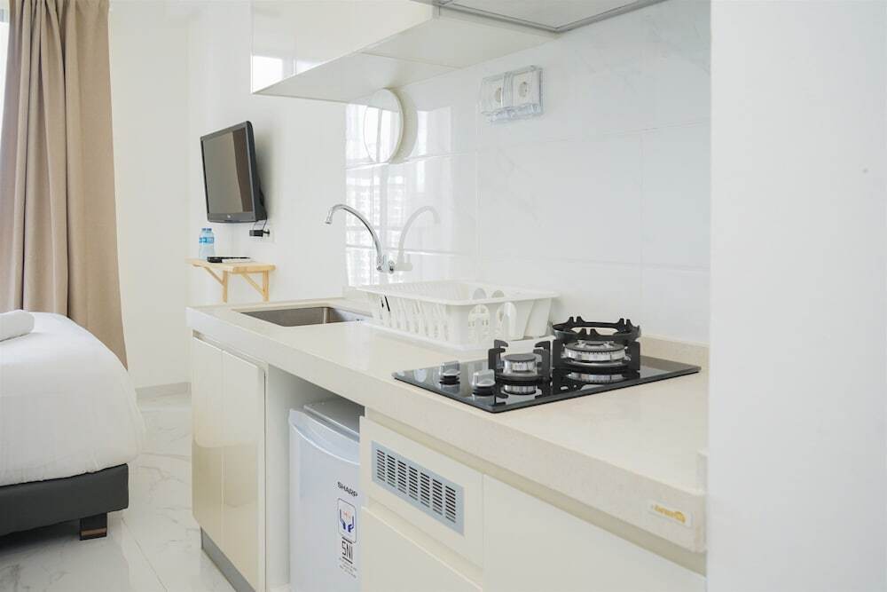 Legok: Modern Look Studio At Sky House Bsd Apartment