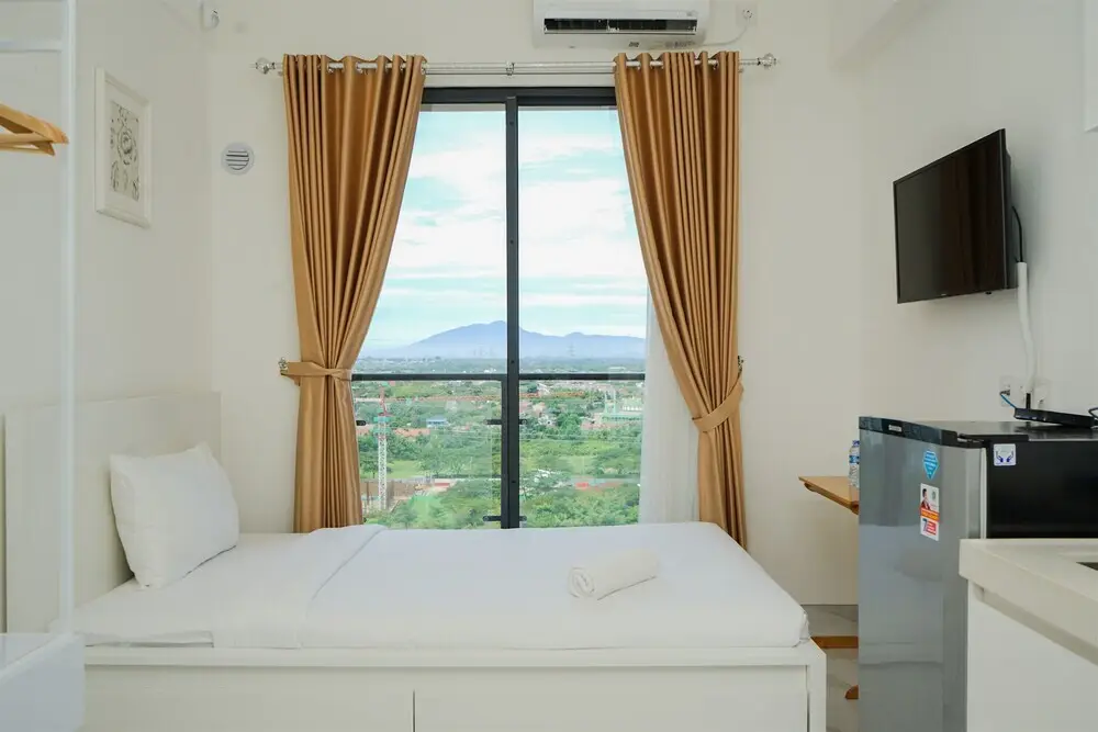 Legok: Nice And Minimalist Studio At Sky House Bsd Apartment