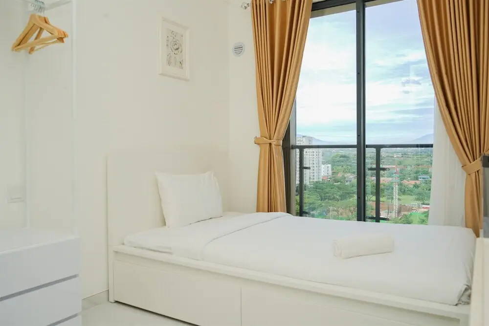 Legok: Nice And Minimalist Studio At Sky House Bsd Apartment