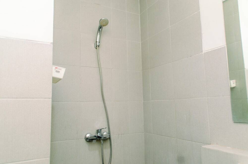 Южный Тангеранг: Minimalist And Comfy Studio At Bintaro Icon Apartment