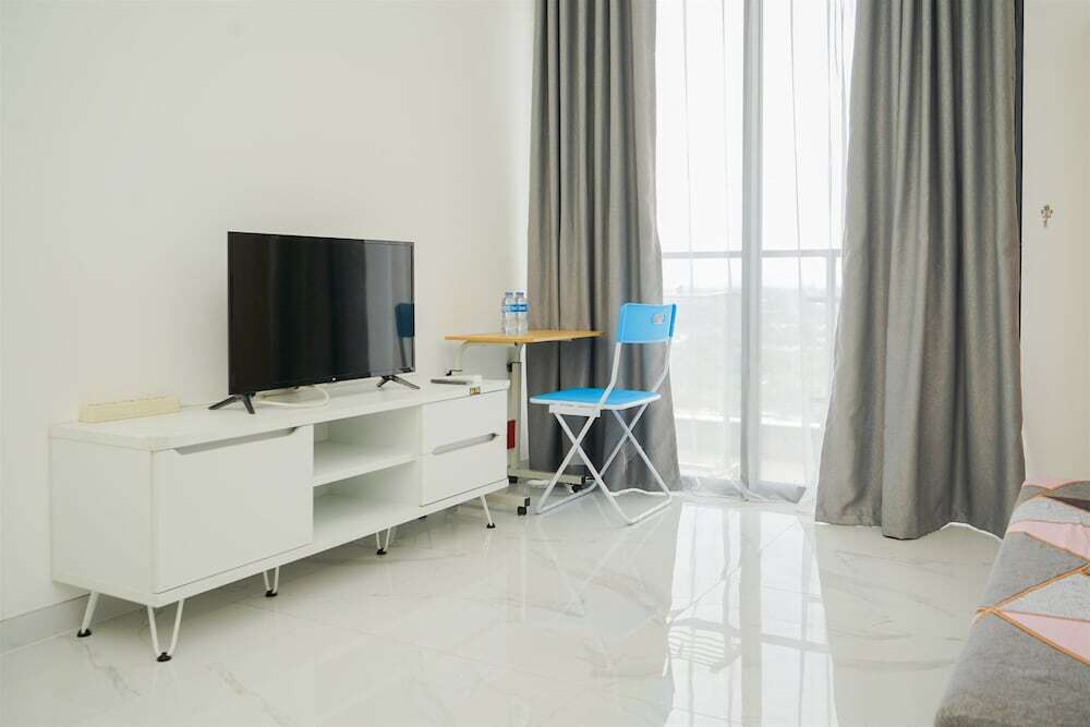 Legok: Minimalist And High Floor 2Br At Sky House Bsd Apartment