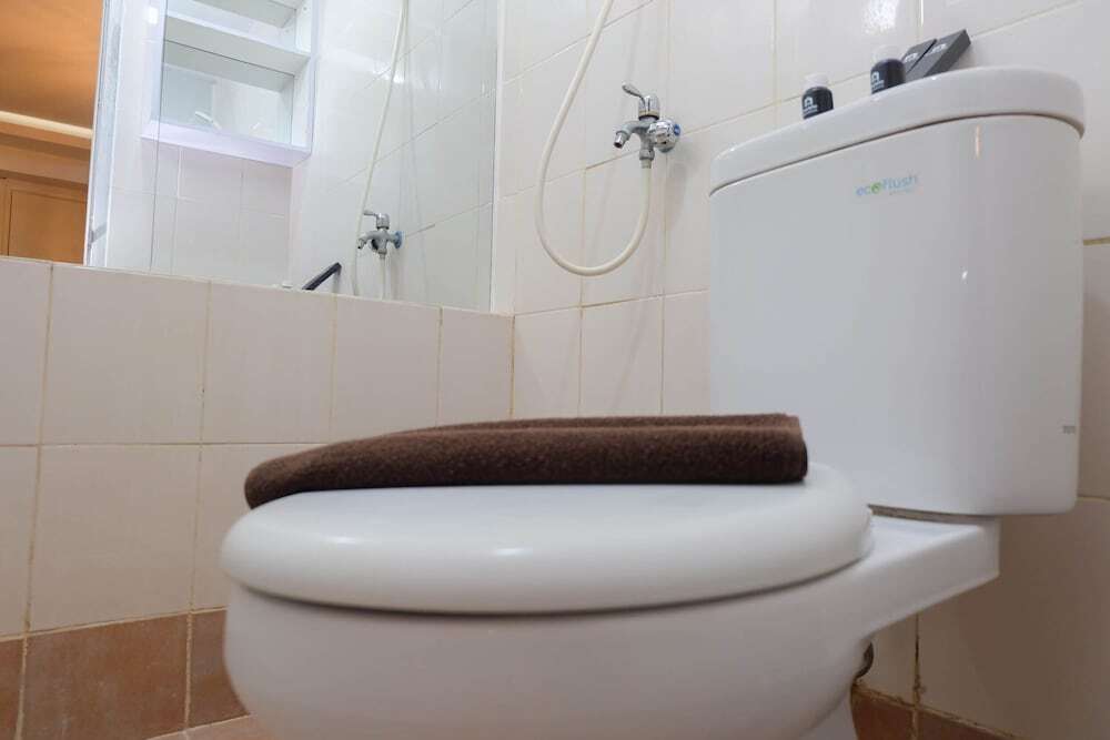 Джакарта: Cozy And Best Deal 2Br Bassura City Apartment
