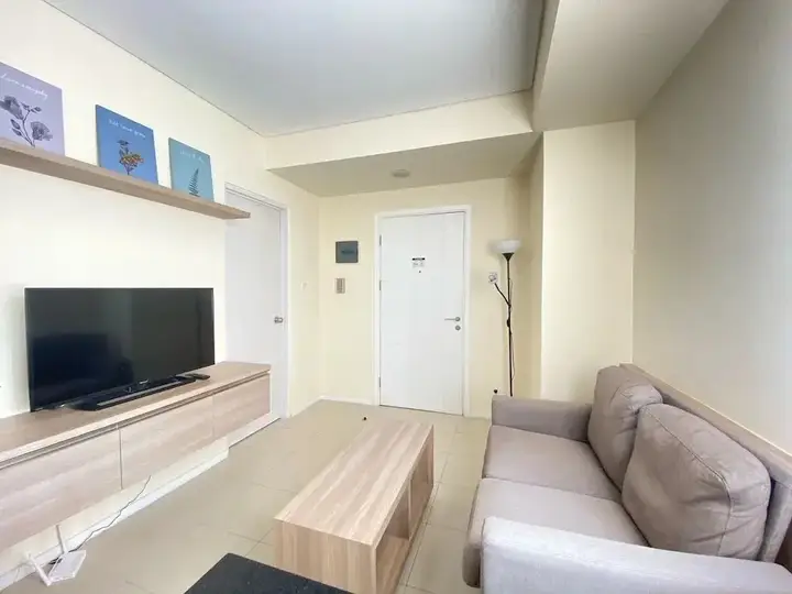 Бандунг: Spacious Corner 2Br Apartment At Parahyangan Residence