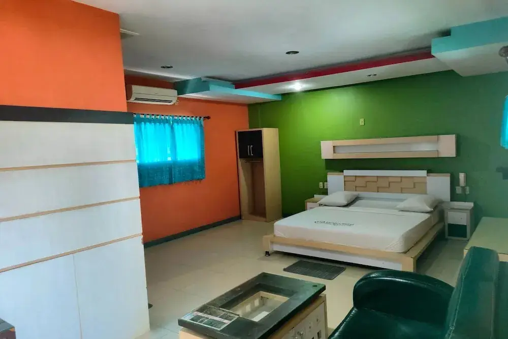 Медан: Lonari Hotel