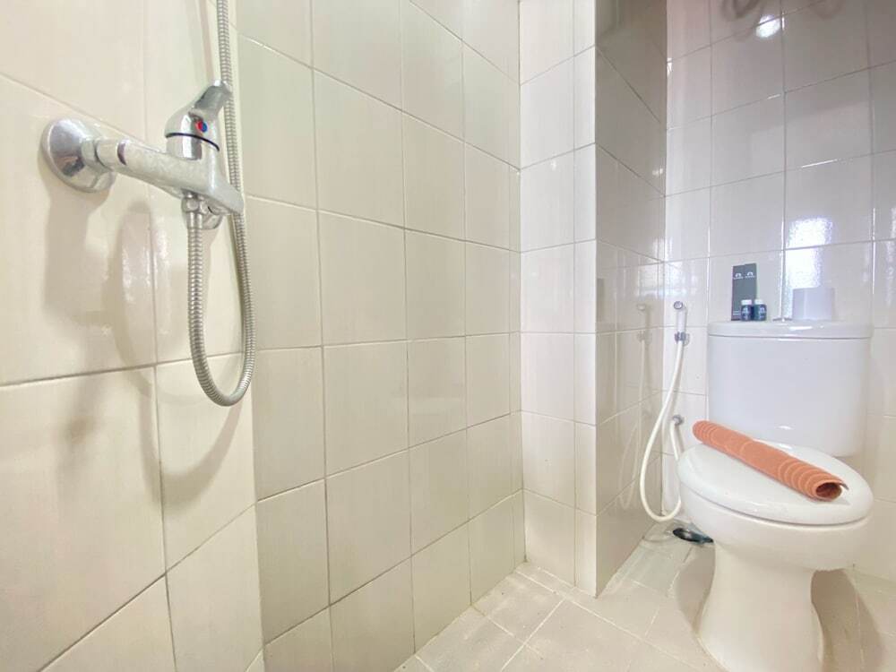 Бандунг: Spacious Studio Room At Mekarwangi Square Cibaduyut Apartment