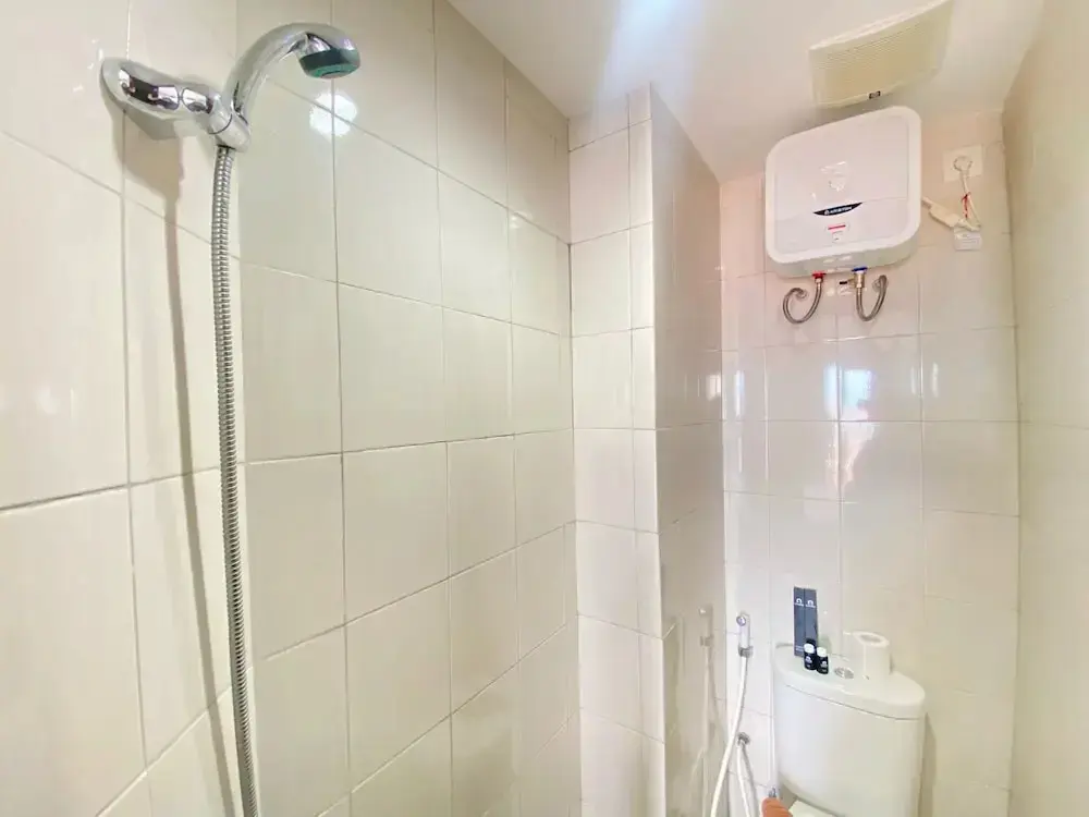 Бандунг: Spacious Studio Room At Mekarwangi Square Cibaduyut Apartment
