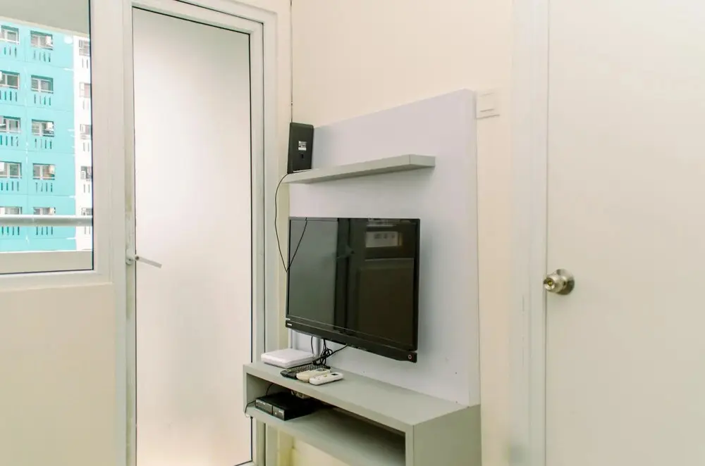 Джакарта: Modern Look 2Br Green Pramuka City Apartment Near Mall