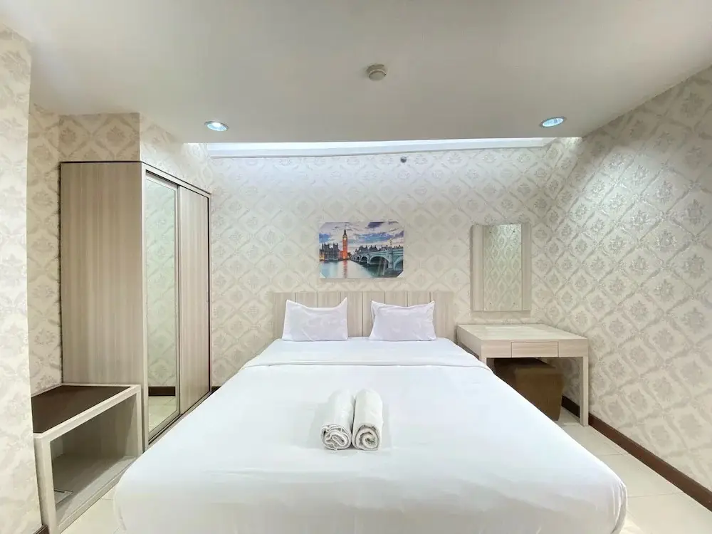 Бандунг: Private Spacious Executive Studio Room At Majesty Apartment Bandung