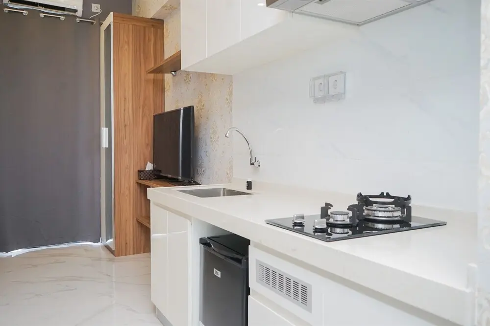 Legok: Cozy And Minimalist Studio Apartment At Sky House Bsd
