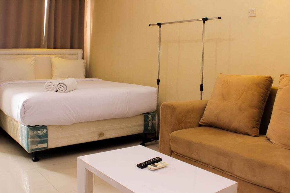 Чикаранг: Comfort Studio Room At Oasis Cikarang Apartment