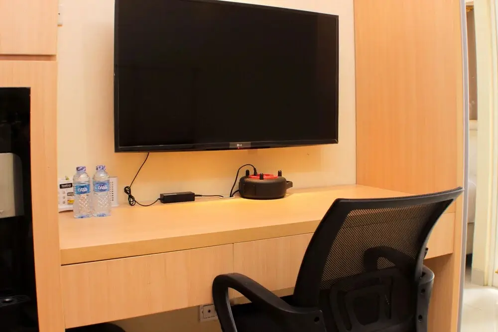 Чикаранг: Comfort Studio Room At Oasis Cikarang Apartment