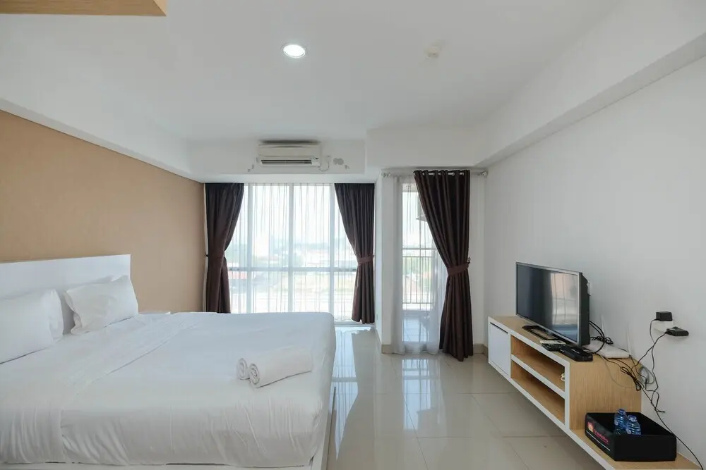 Джакарта: Strategic Location With New Furnished At Studio H Residence Apartment