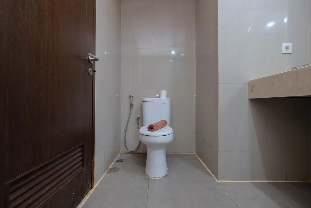 Джакарта: Strategic Location With New Furnished At Studio H Residence Apartment
