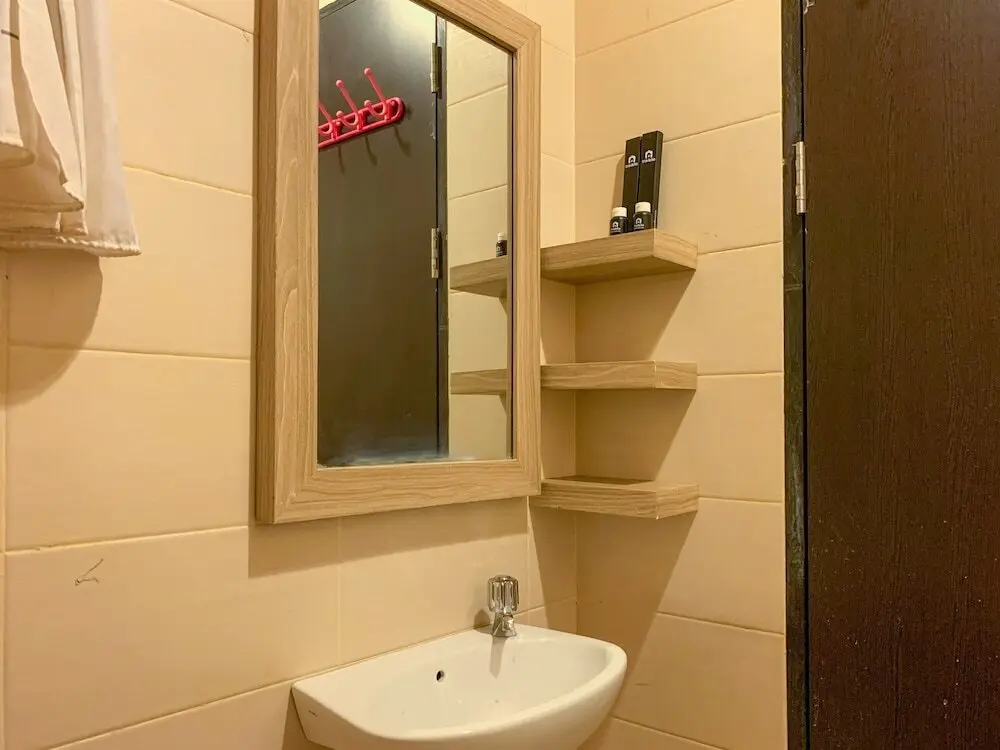 Джакарта: Elegant And Comfy 1Br Apartment Belmont Residence