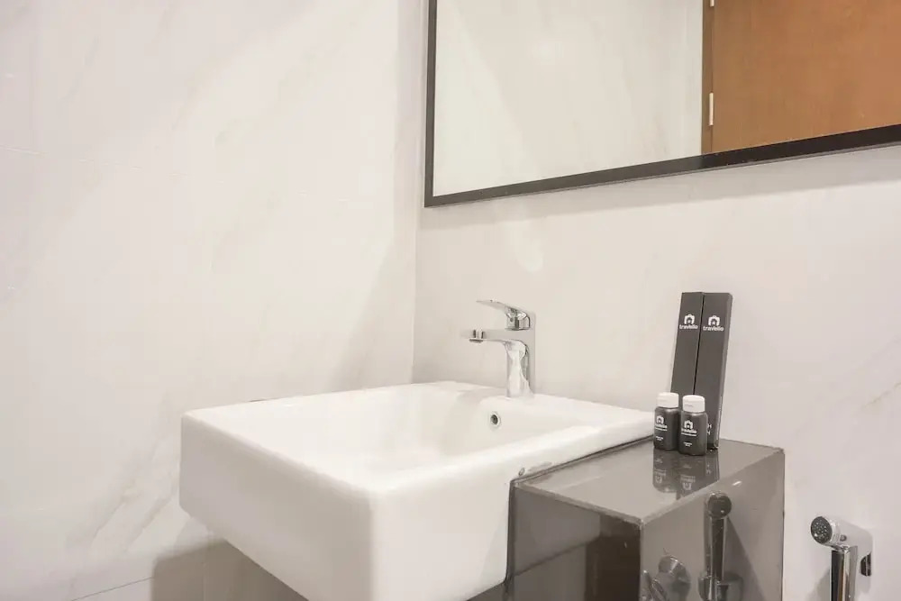 Джакарта: Comfort And Warm Studio At Ciputra World 2 Apartment