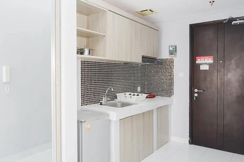 Legok: Cozy Living And Simply Studio Room At Casa De Parco Apartment